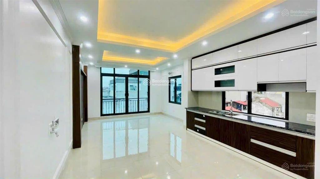 Cho thuê tòa nhà lê văn lương  trung hòa nhân chính 90m2, 8 tầng, thang máy, pccc, nhà mới