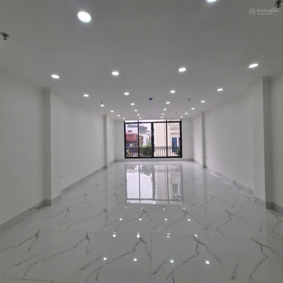 Cho thuê tòa nhà lê văn lương  trung hòa nhân chính 90m2, 8 tầng, thang máy, pccc, nhà mới