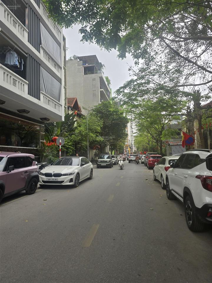Bán đất tại lạc long quân, tây hồ dt 68m2, mặt tiền 6m, vỉa hè 3 ô tô tránh