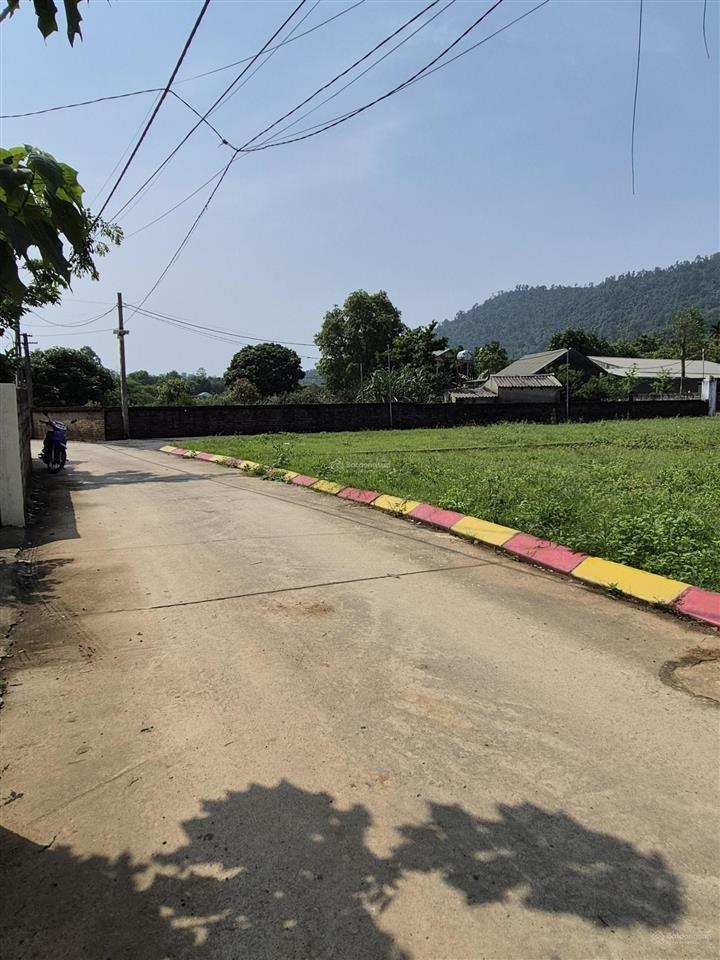 Hơn 2 tỷ đất hòa lạc  đầu tư an toàn  bền vững. vài trăm mét ra ql21 mở rộng 80m.