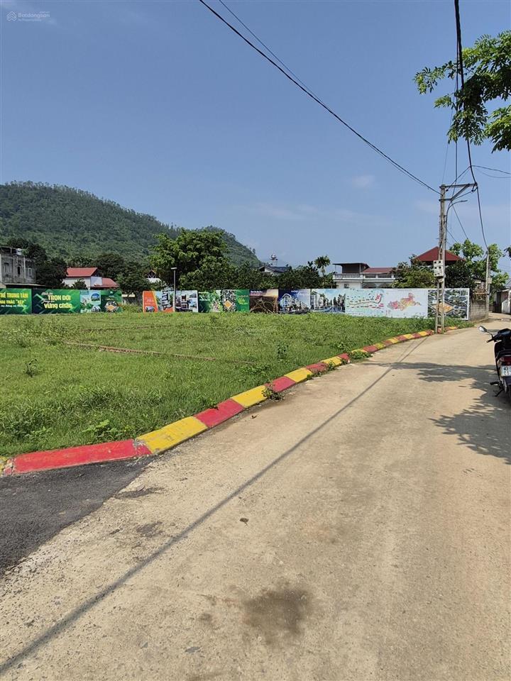 Hơn 2 tỷ đất hòa lạc  đầu tư an toàn  bền vững. vài trăm mét ra ql21 mở rộng 80m.