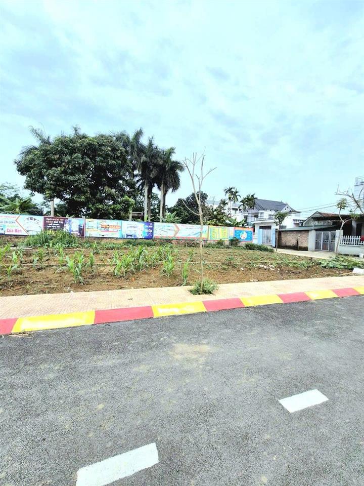 Hòa lạc bán nhanh lô đất 100m2 xã phú cát 2x tỉ.