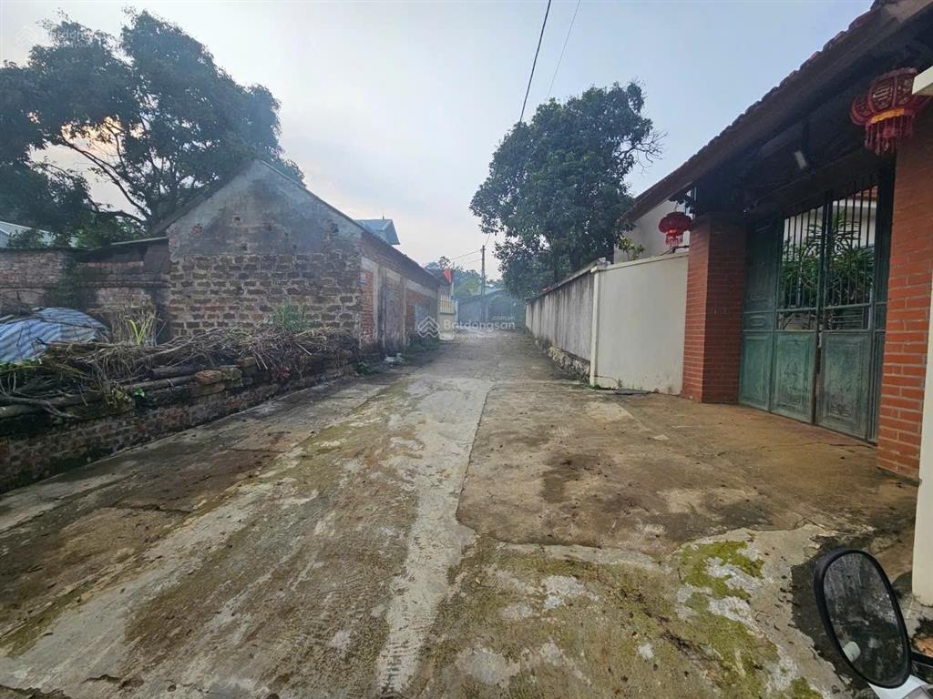 Siêu phẩm nhỉnh 2t  full thổ cư  vị trí đẹp  ngõ thông ô tô  phú cát, hòa lạc.