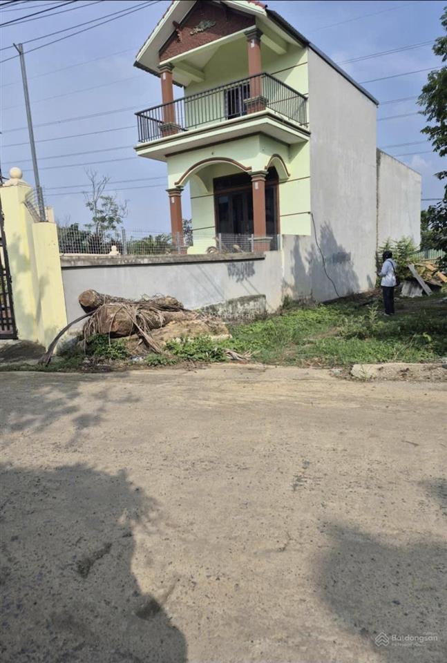 Vị trí đẹp  full thổ cư  lô góc  thông ô tô tránh phú cát, hòa lạc  chỉ hơn 2 tỷ.