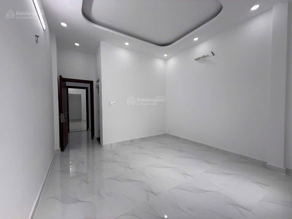 Sát nguyễn sơn  hẻm xe hơi thông  4x14  giá 5.x tỷ