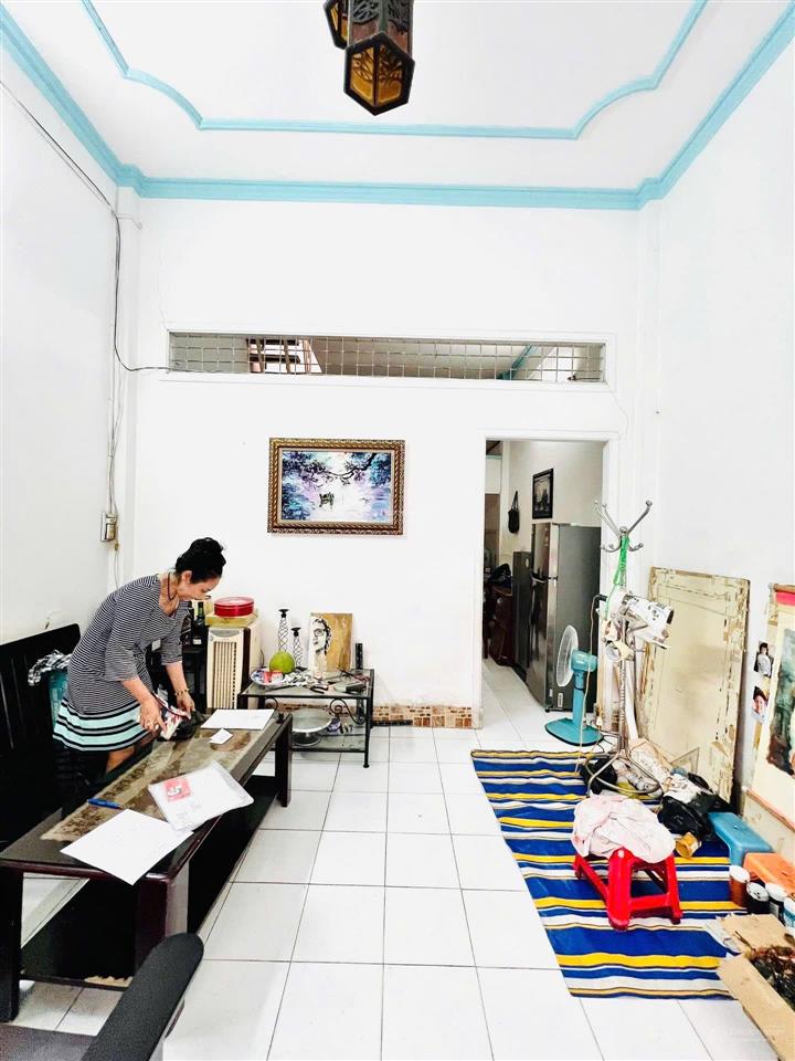 Đường nhựa tô hiệu  tân phú  4x10  giá 4 tỷ **