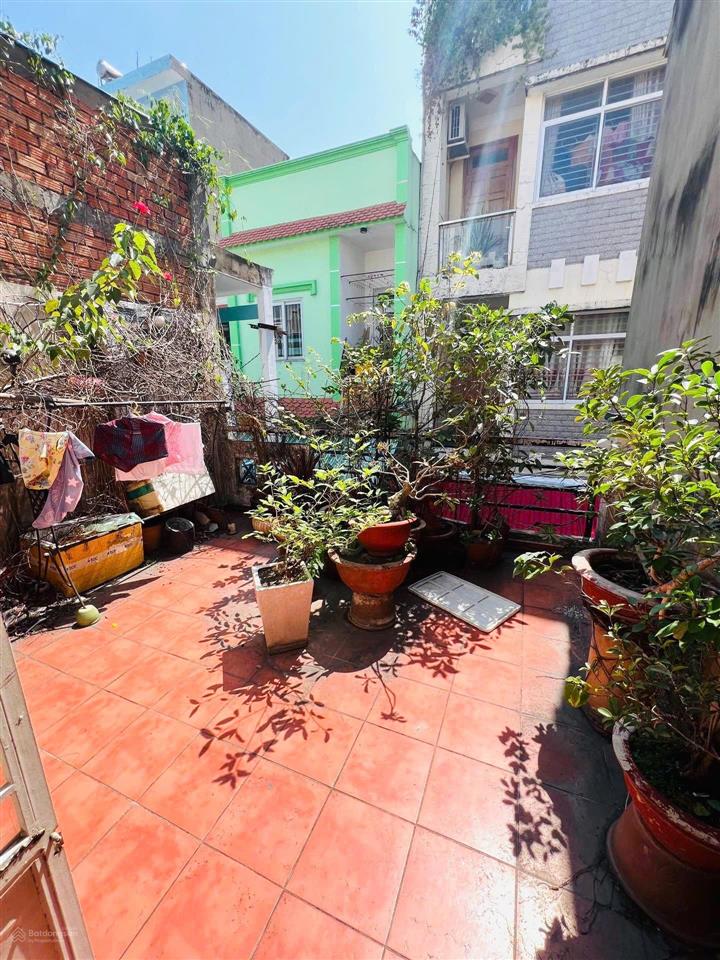 Đường nhựa tô hiệu  tân phú  4x10  giá 4 tỷ **