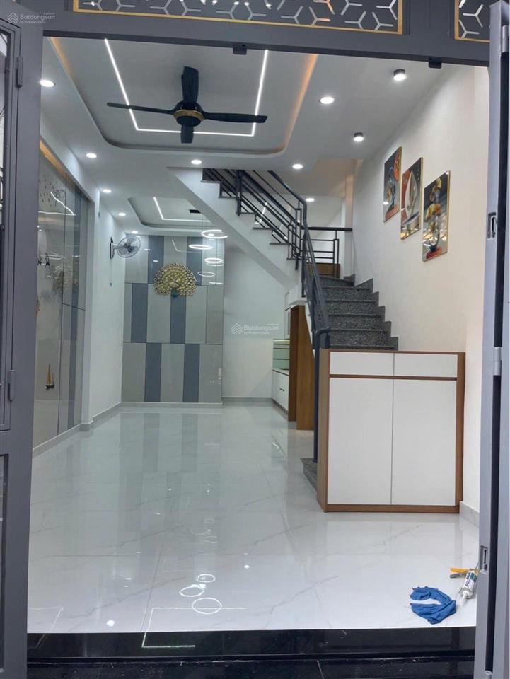 Nhà 2 tầng 4x10m5 tỷ nhỉnh sát ngã 4 bốn xã  bình hưng hoà