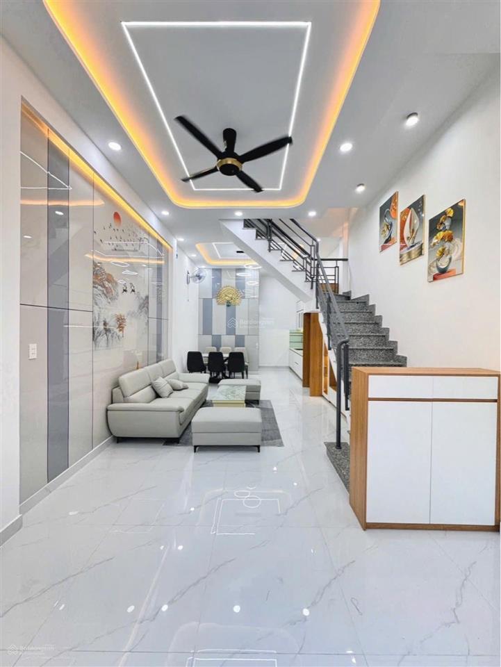 Nhà 2 tầng  4x10m  nhỉnh 4 tỷ  sát ngã tư bốn xã  hxh  bình hưng hoà