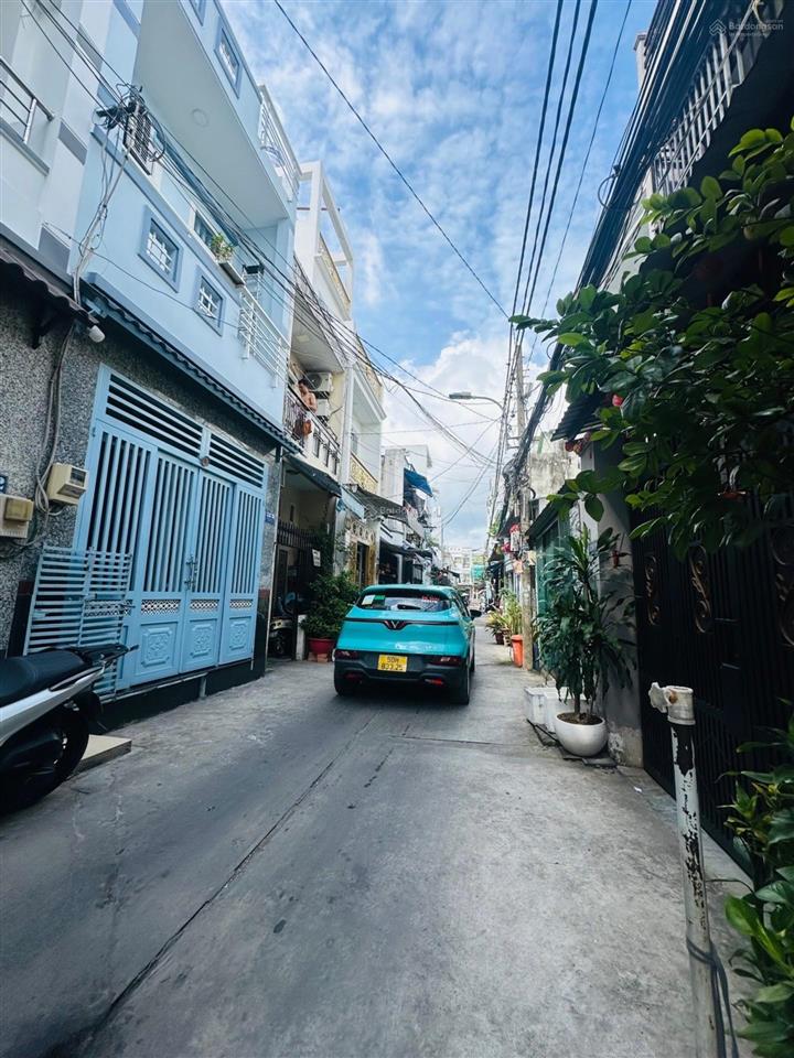 Hẻm bê tông rộng thông  nhà 3 tầng  giá 5.** tỷ  4x10m  bình trị đông  bình tân