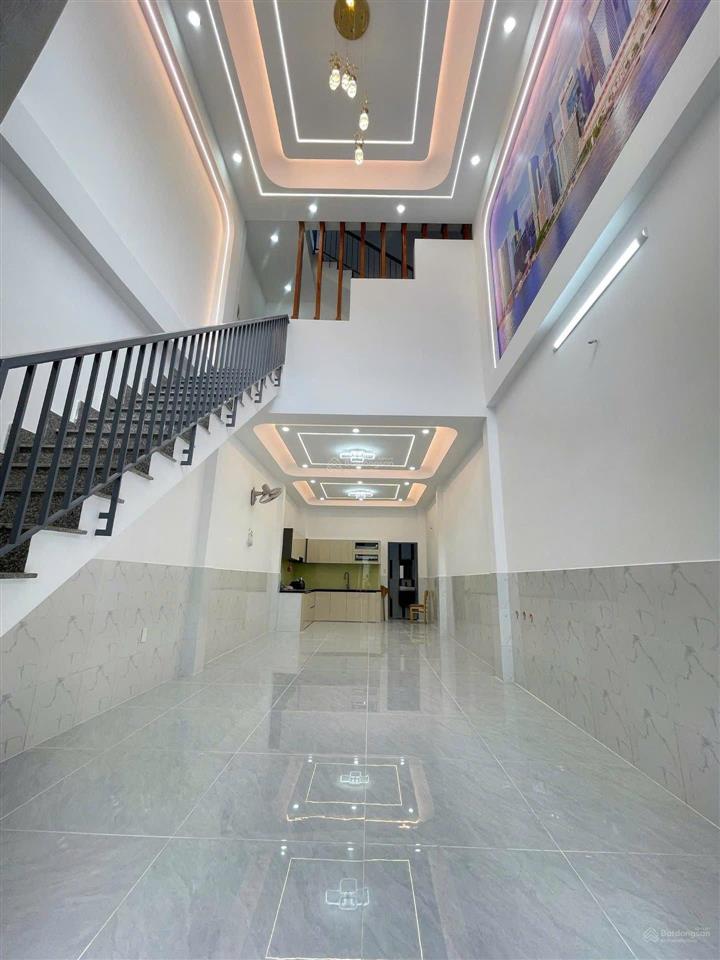 Nhà 3 tầng  4x14m  giá 5.** tỷ  hương lộ 2 nối dài  bình tân