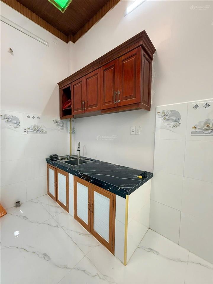 Nhà 2 tầng 3.1x 7.6m( 24/20m2) giá 3.35 tỷhương lộ 2  bình tân