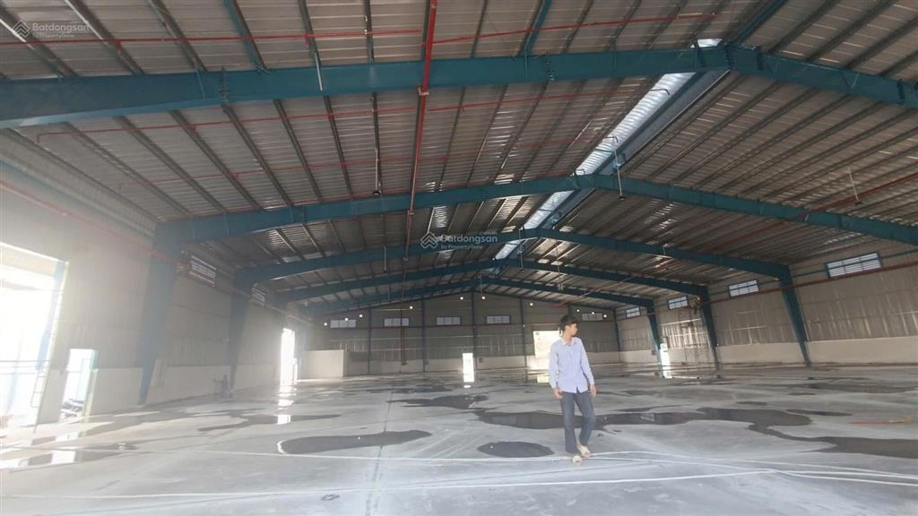 Bán xưởng đang có dòng tiền ở tân uyên tp hcm dt đất 20.000m2 dt xưởng 10.000m2 giá bán 120 tỷ