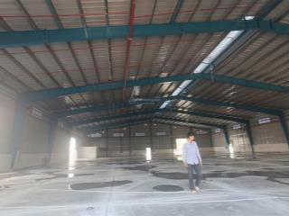 Bán xưởng đang có dòng tiền ở tân uyên tp hcm dt đất 20.000m2 dt xưởng 10.000m2 giá bán 120 tỷ