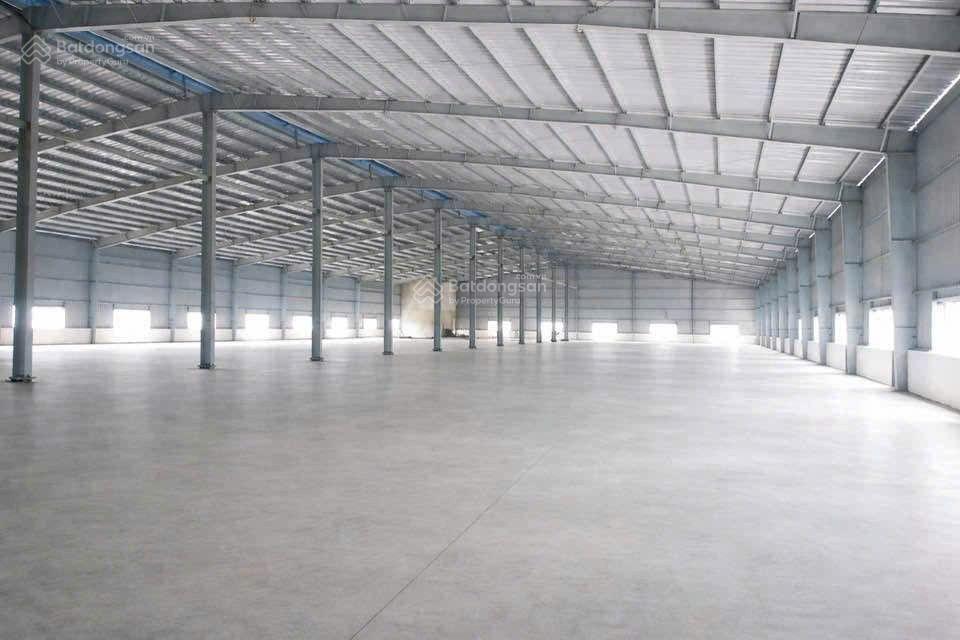 Xưởng kcn tân uyên, diện tích 11000 m2 , giá thuê 3,1 usd