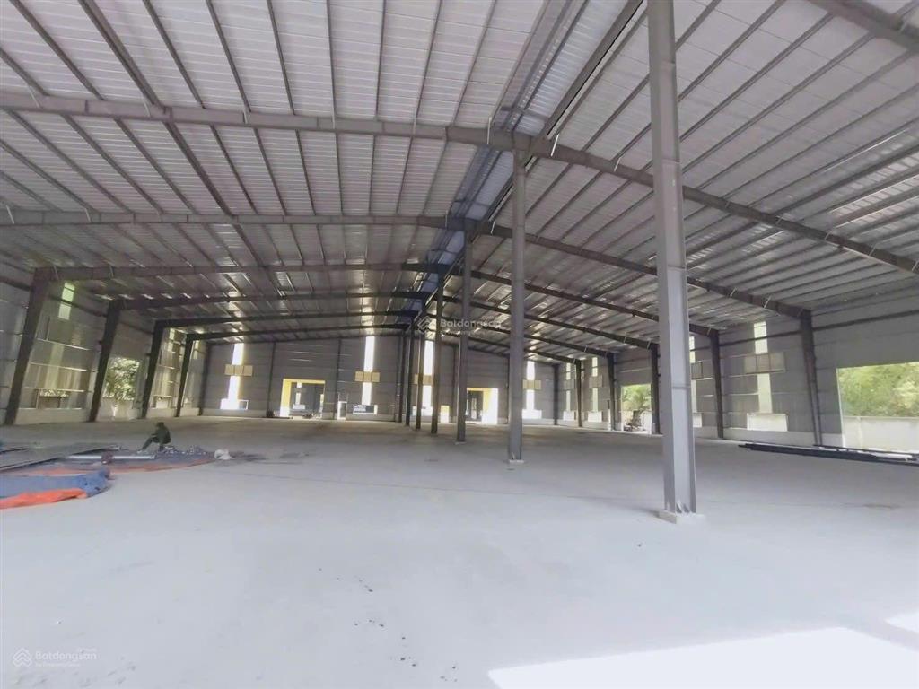 Cho thuê xưởng tân uyên dt 5400m2 giá 3 usd