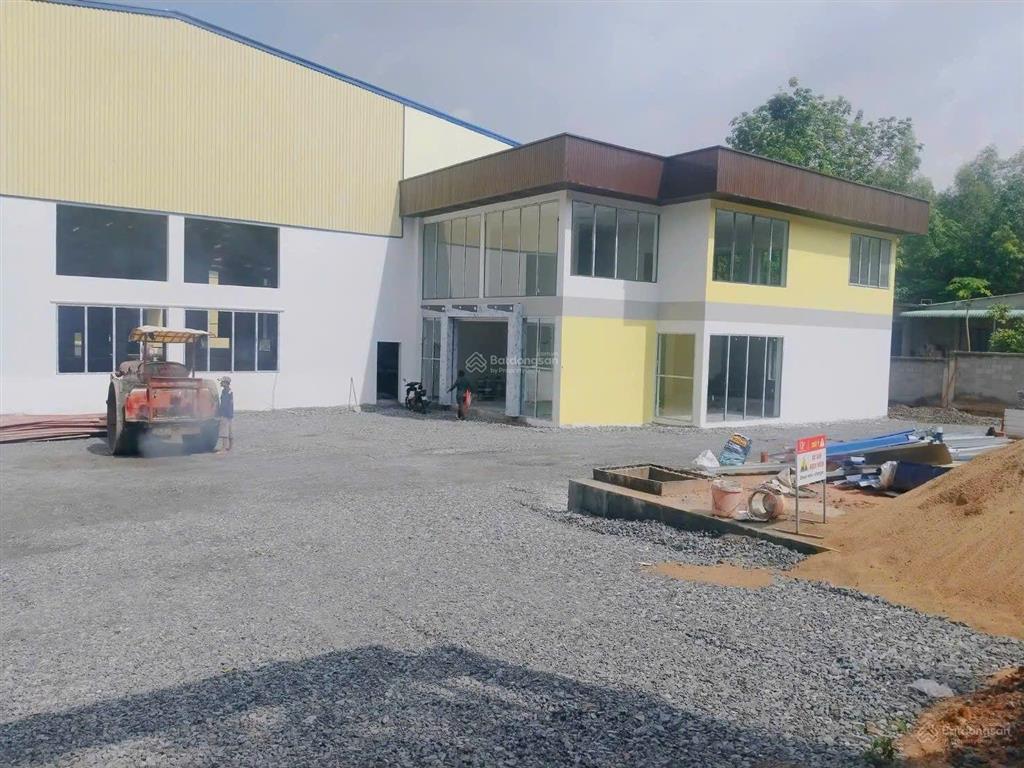 Cho thuê xưởng tân uyên dt 5400m2 giá 3 usd
