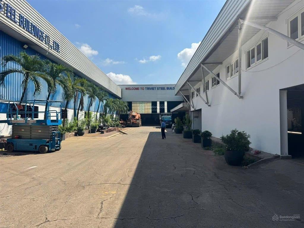 Cho thuê xưởng tân uyên dt 14000 m2 giá thuê 2,8 usd/m2