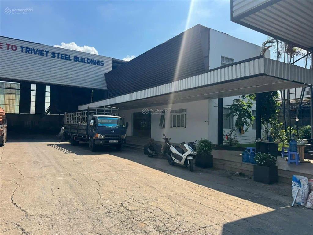 Cho thuê xưởng tân uyên dt 14000 m2 giá thuê 2,8 usd/m2