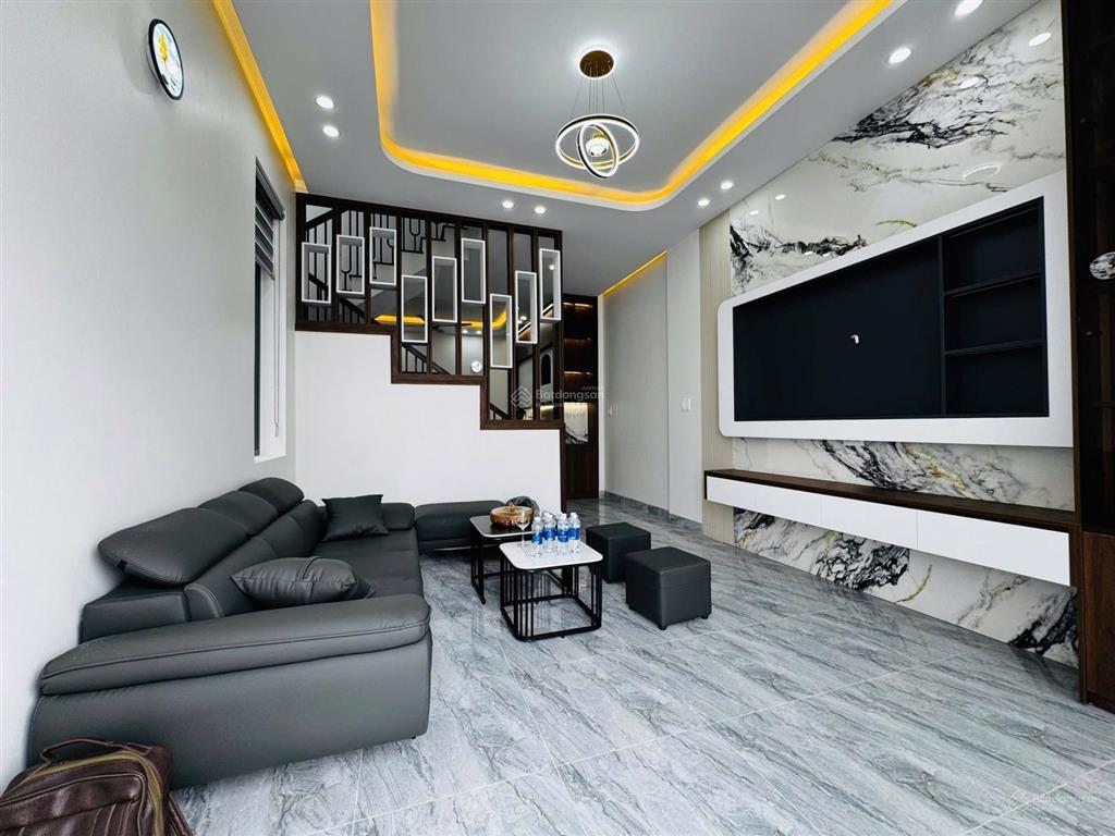 Nhà 2 tầng sát trường tiểu học thuỷ xuân  ở ngay, giá tốt 3 tỷ 090