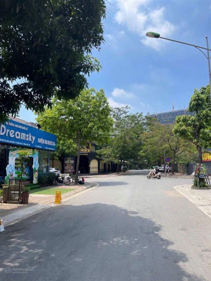 Cho thuê biệt thự linh đàm 180m2 nhà xây 4 tầng mặt tiền 12m giá 40tr/tháng có thương lượng