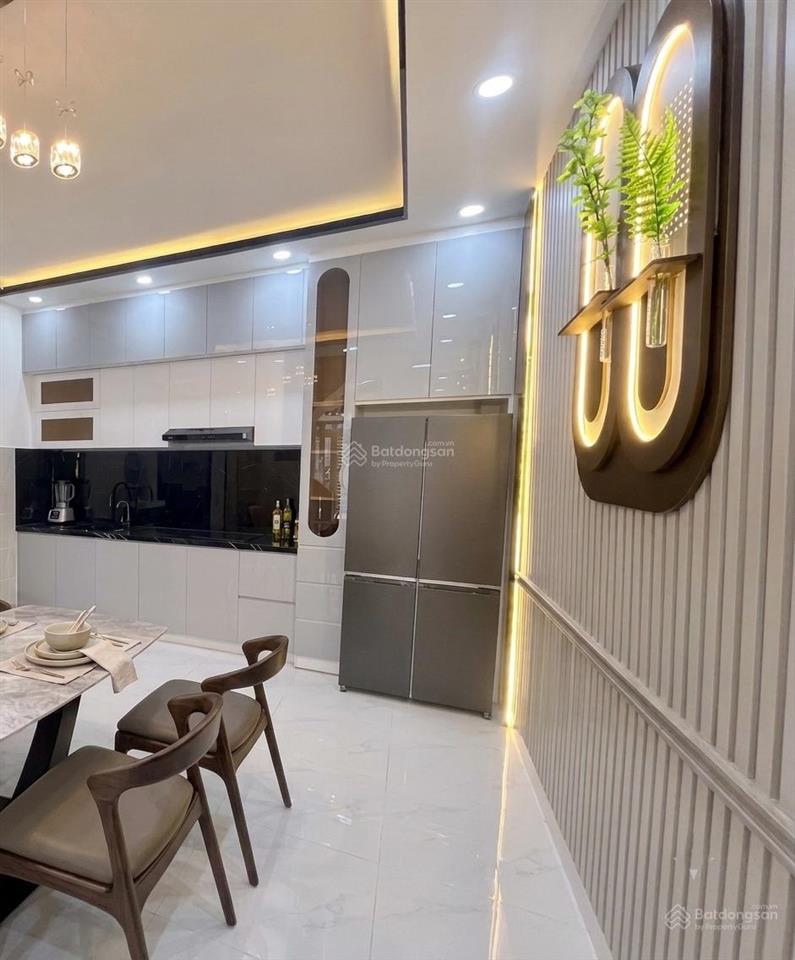 Nhà đường huỳnh tấn phát 3 tầng thiết kế rất đẹp, ở ngay không cần sắm thêm nội thất.
