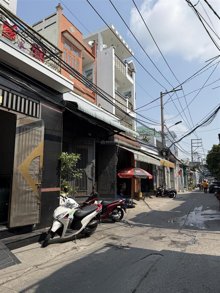 Chỉ còn căn nàychỉ 3.68 tỷ ngay lê văn quới 3pn hẻm xe hơi thông2 tầng bình tân