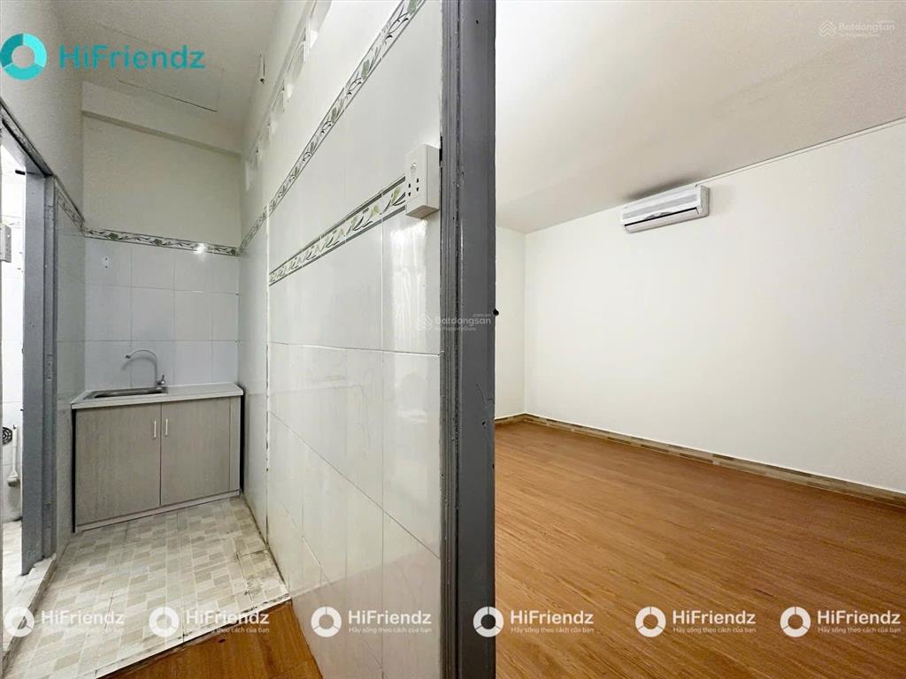 Cho thuê phòng tách bếp cửa sổ trời