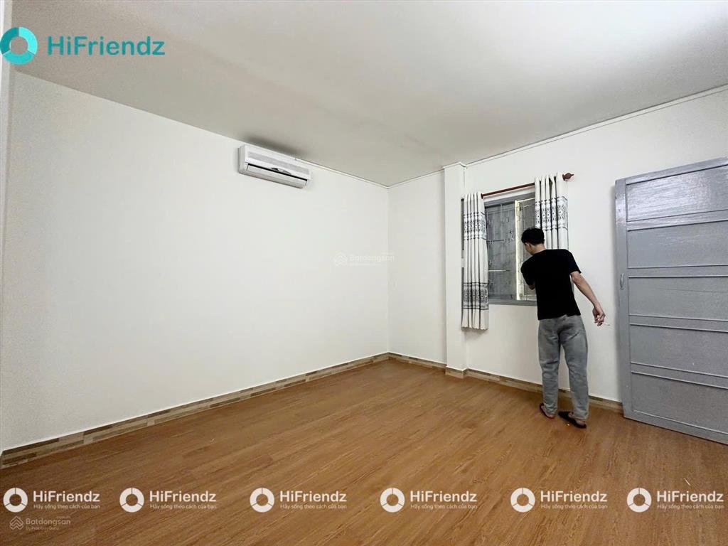Cho thuê phòng tách bếp cửa sổ trời
