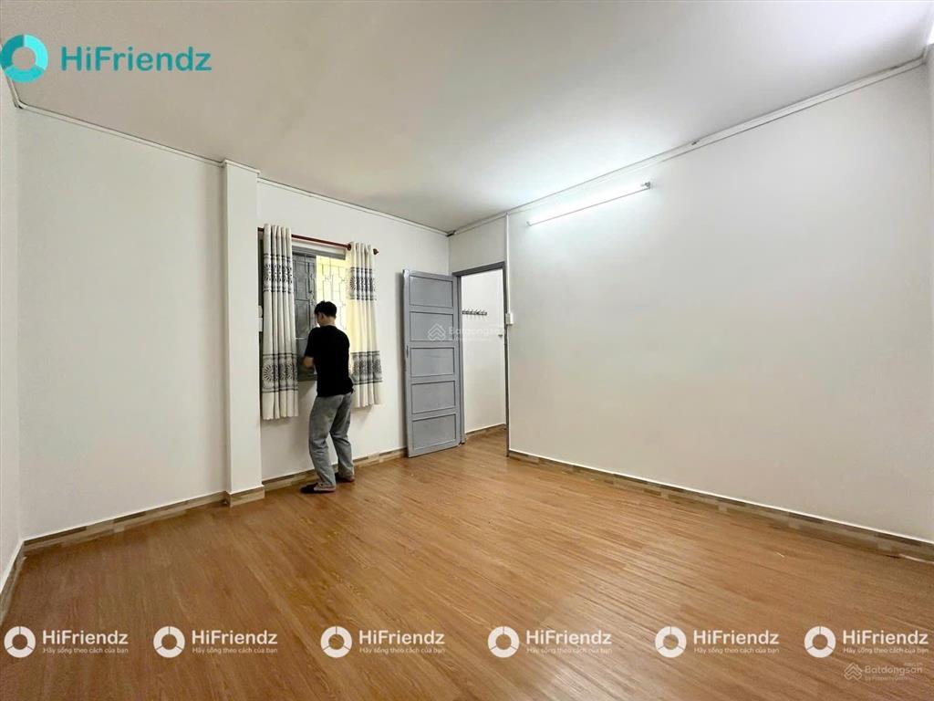 Cho thuê phòng tách bếp cửa sổ trời