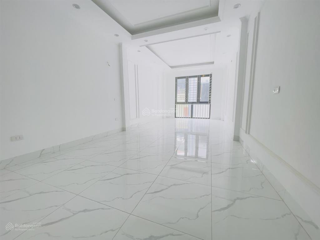 Sổ đỏ đẹp  nhà 7 tầng thang máy  ô tô đỗ cửa