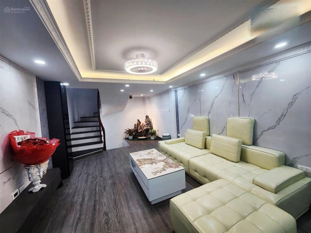 Nhà full nội thất, ô tô đỗ gần nhà, tiện ích kđt linh đàm k thiếu gì