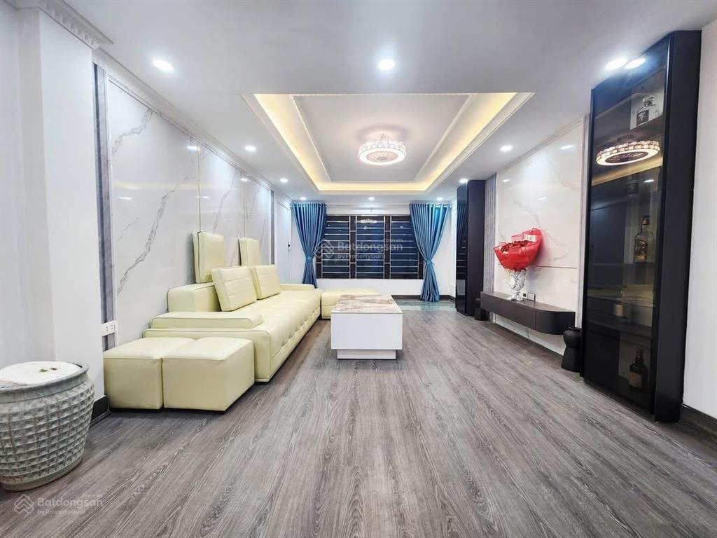 Nhà full nội thất, ô tô đỗ gần nhà, tiện ích kđt linh đàm k thiếu gì