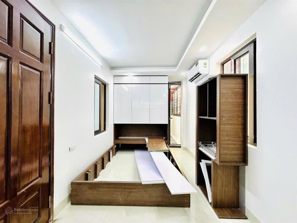 Siêu phẩm toà ccmn nguyễn ngọc vũ 60m2*6t,mt4m,14 phòngkk,dt 60tr/th,full pccc,tm,gần chợ,3 thoáng