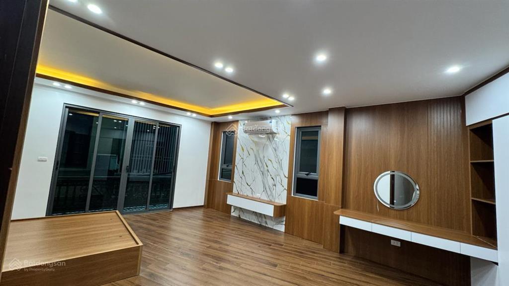 Cực phẩm dt 60tr/th,toà ccmn nguyễn ngọc vũ 14 phòng kk,60m2*6t,mt4m,full pccc,tm,3 thoáng, gần chợ