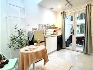 2pn 1wc nhà mới khai trương cực xinh, giá cực tốt, lại còn ngay trung tâm, tiện qua q4, q1, kcx