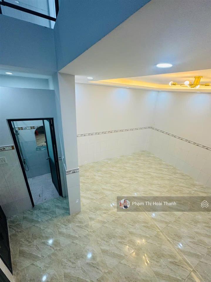 Chủ gửi bán căn góc 2 mt hẻm thoáng mát  50m2  gần đình phong phú  3.95 tỷ
