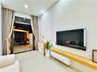 Chủ cần bán gấp nhà 63m2 thích quảng đức p4 phú nhuận giá chỉ 3 tỷ, hẻm ô tô gần trường đại học
