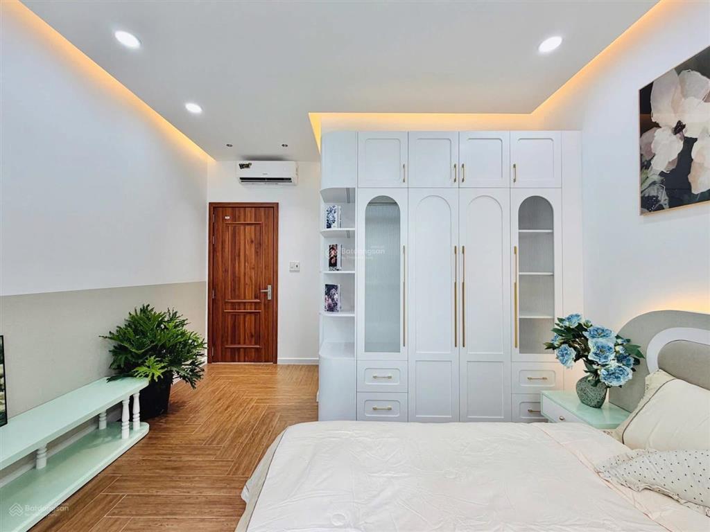 Chỉ duy nhất tại đây giá nhà cực tốt chỉ 2 tỷ, ngay tại nguyễn đình chiểu, p4, phú nhuận,4pn,3 tầng