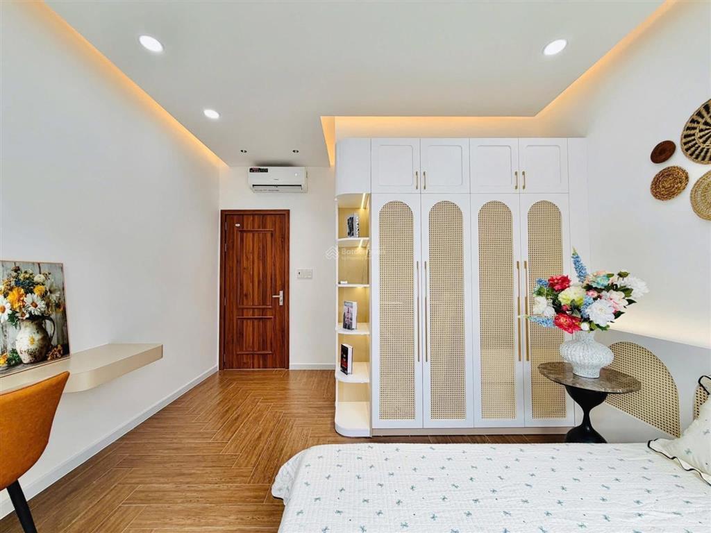 Chỉ duy nhất tại đây giá nhà cực tốt chỉ 2 tỷ, ngay tại nguyễn đình chiểu, p4, phú nhuận,4pn,3 tầng