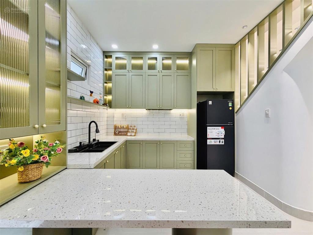 Chỉ duy nhất tại đây giá nhà cực tốt chỉ 2 tỷ, ngay tại nguyễn đình chiểu, p4, phú nhuận,4pn,3 tầng