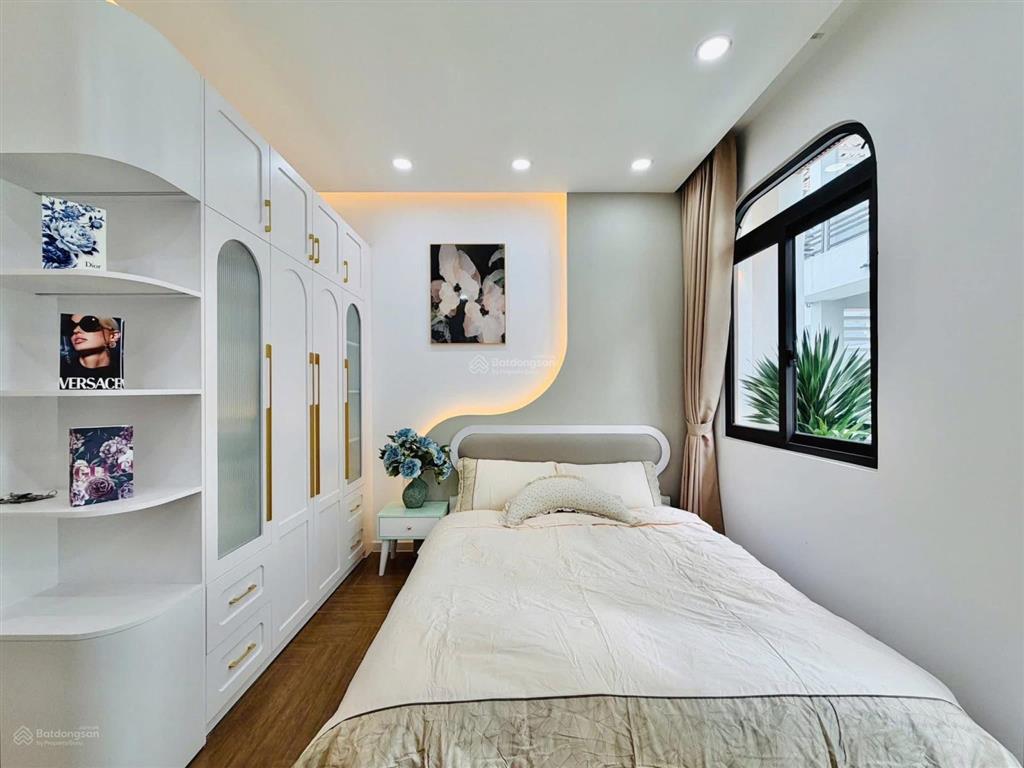 Chỉ duy nhất tại đây giá nhà cực tốt chỉ 2 tỷ, ngay tại nguyễn đình chiểu, p4, phú nhuận,4pn,3 tầng