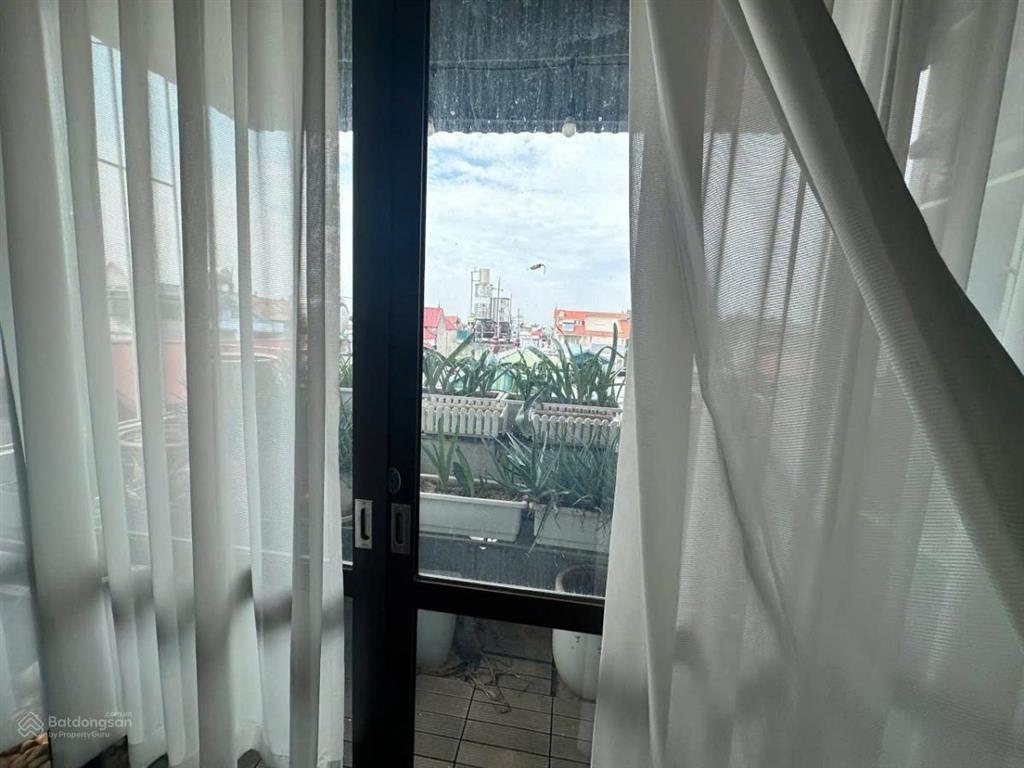 Nhà đẹp  ở luôn  oto đỗ cửa  4 tầng  gần đại học mỏ  cầu mới  đường bờ tây sông nhuệ.