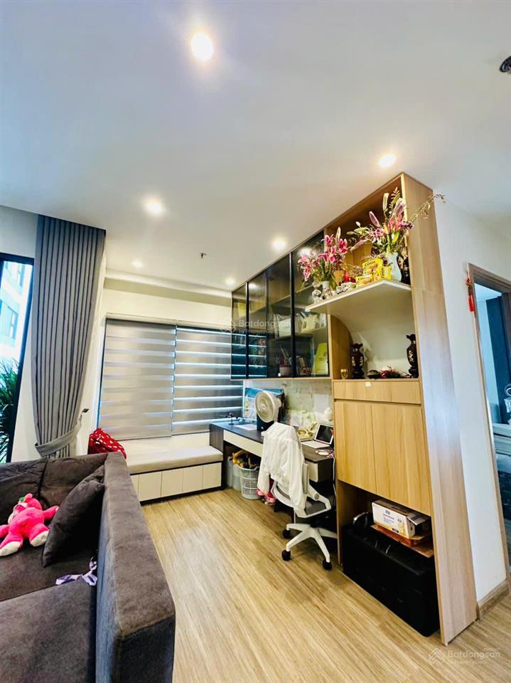 Bán gấp ch 2n + 64m tòa sa5 hướng đông bắc đông nam, tầng trung đẹp giá 4,6 tỷ  em 0857 165 ***