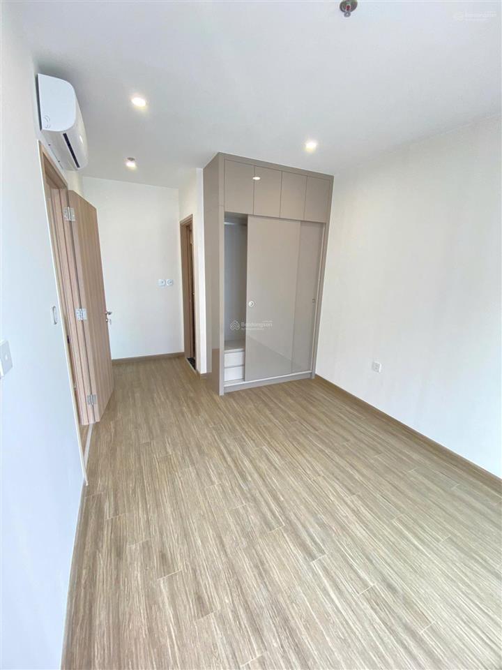 Giá 4,4 tỷ mua ngay căn 63m2 tòa gs5 2n2vs view ban công tây nam gần chính nam.  em 0857 165 ***