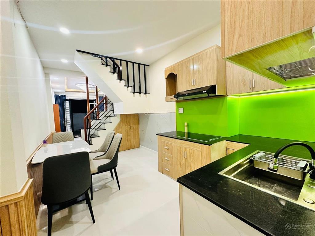 Giá quá sốc ! nhà huỳnh văn bánh , phú nhuận giá quá rẻ chỉ 1,8 tỷ là sở hữu đươc