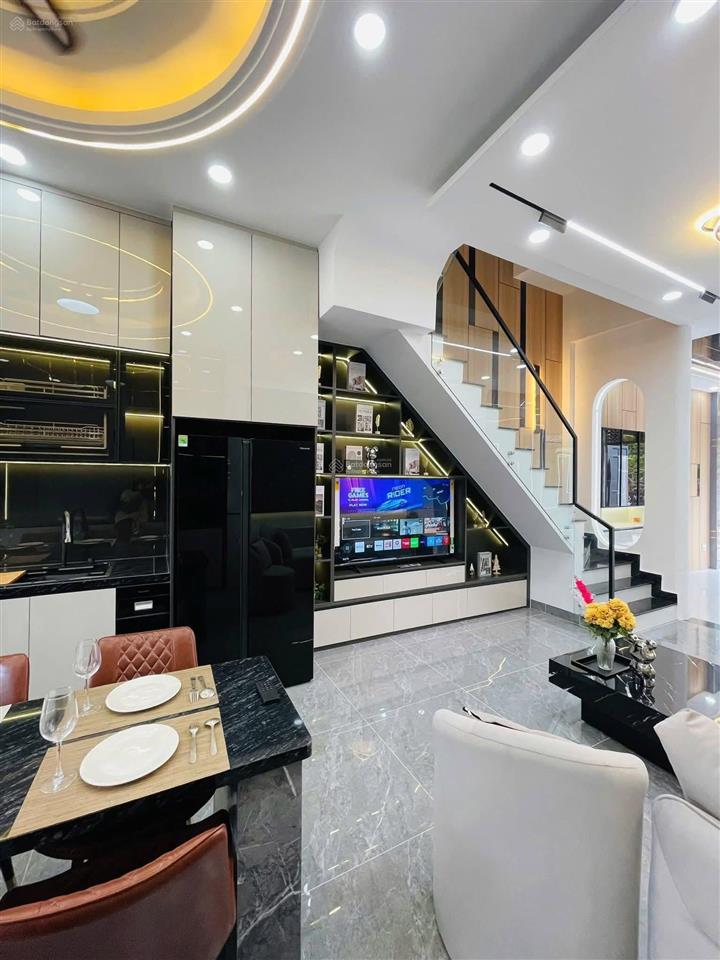 Chủ tặng full nội thất , nhà trần văn đang , quận 3 giá chỉ 2,5 tỷ chốt lẹ khách ơi