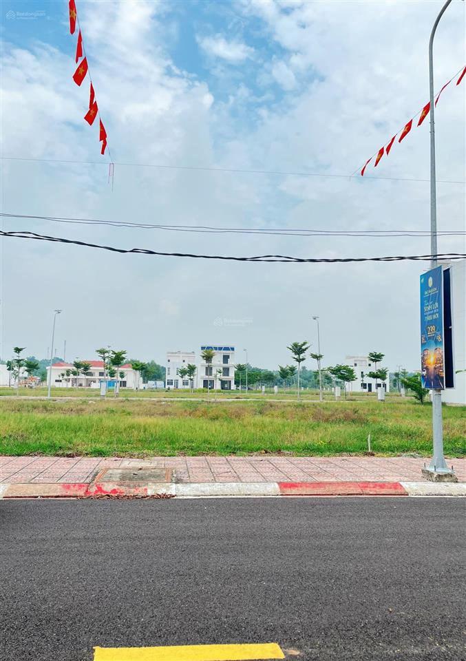 Bán nhanh lô đất 70m2 ngay mặt tiền đường 15m kđt bắc sài gòn, sổ sẵn. thanh toán 419tr sở hữu