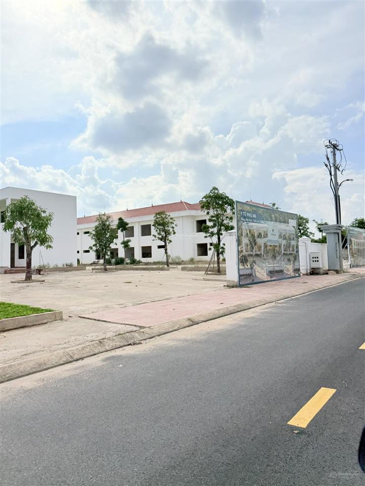 Bán nhanh lô đất 70m2 ngay mặt tiền đường 15m kđt bắc sài gòn, sổ sẵn. thanh toán 419tr sở hữu
