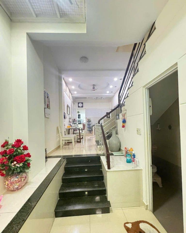 Bán Dùm bà Chị Nhà Mặt Tiền Nguyễn Suý 110m2, 3 Tầng, 12 Tỷ.